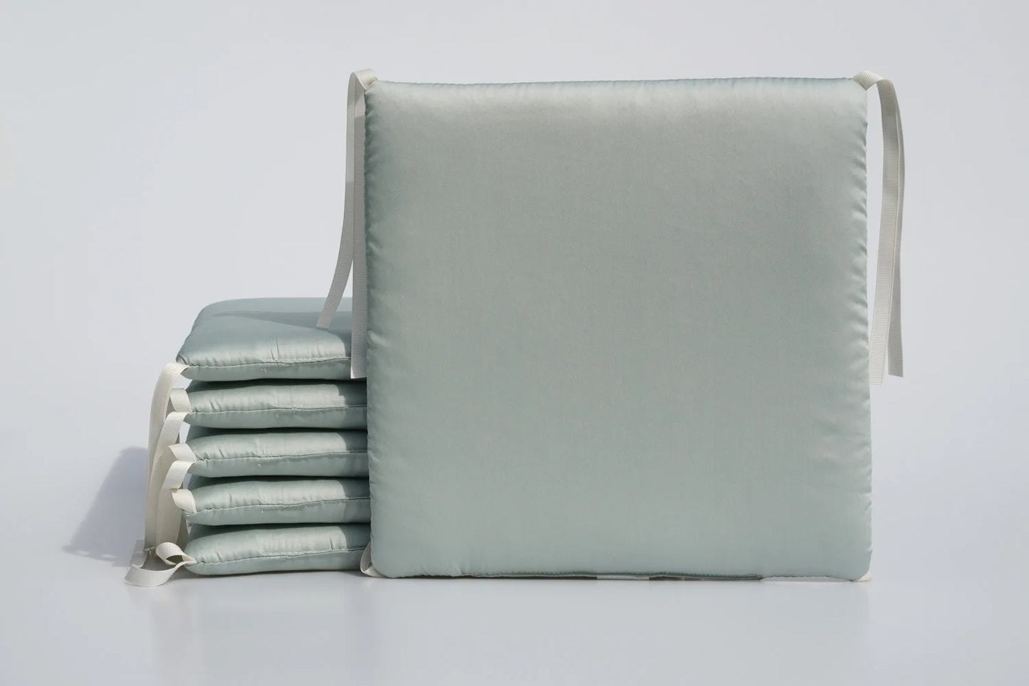 coussin tour de lit bebe vert est present