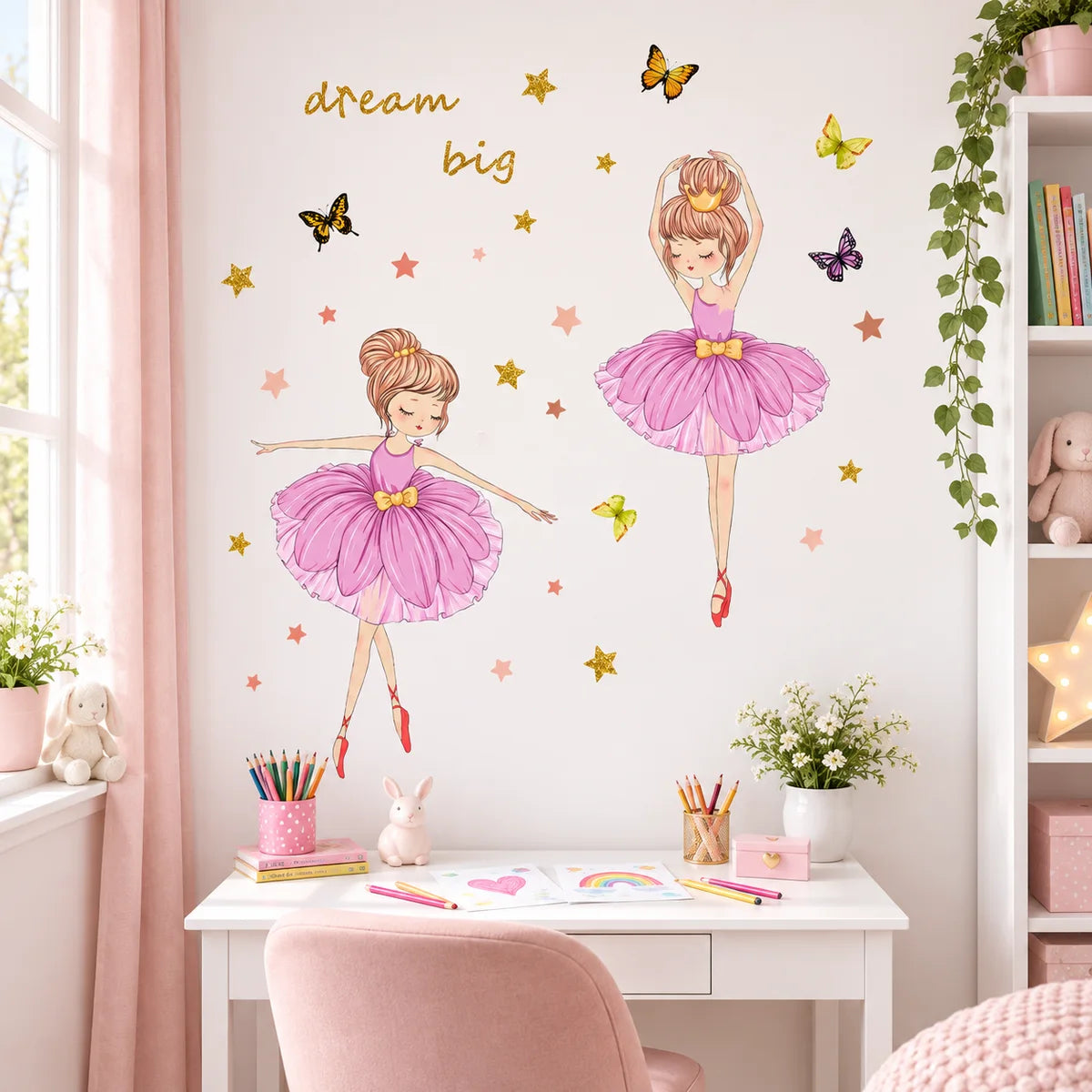 Stickers muraux Dream Big avec ballerines roses dans un coin créatif