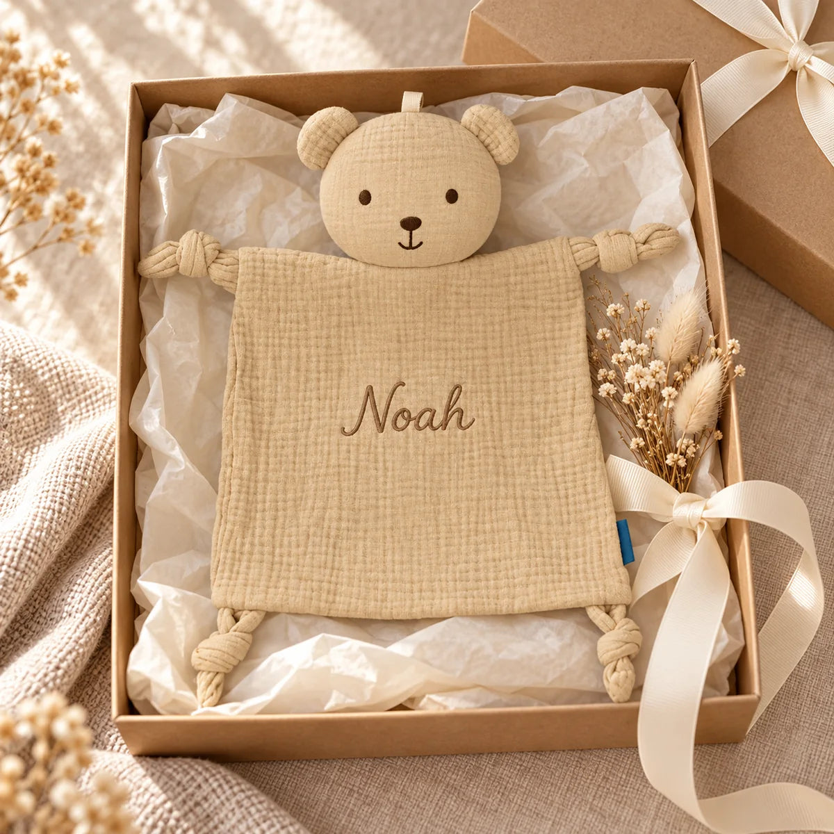 Idée de présentation cadeau du doudou naissance ours beige personnalisé