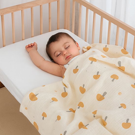bébé qui fait la sieste couvert de sa Couverture bébé préférée