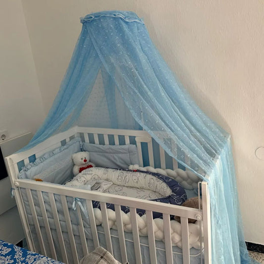 ciel de lit bébé de couleur bleu