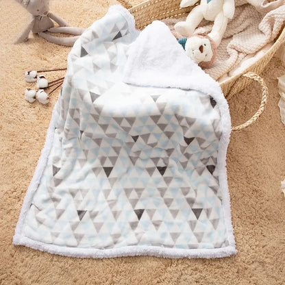 couverture-bebe-cozy-avec-un-berceau