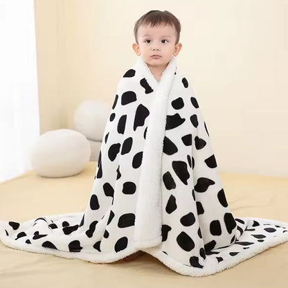 couverture-en-polaire-bebe-motif-noir-et-blanc-vache