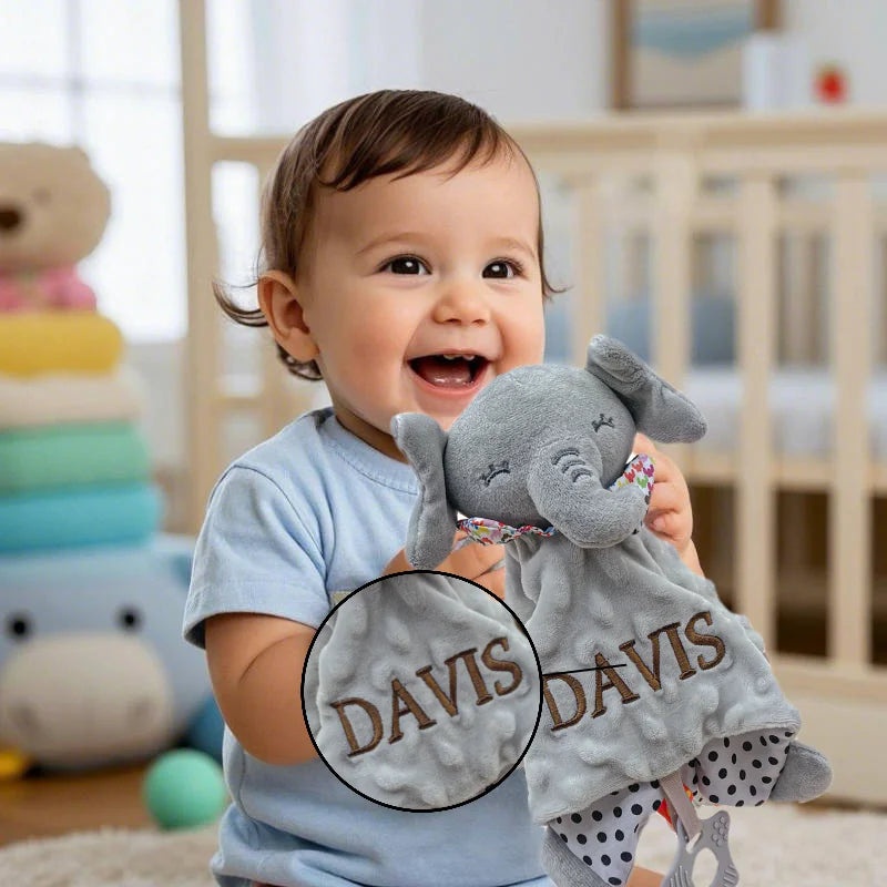 doudou personnalisé éléphant avec enfant joyeux