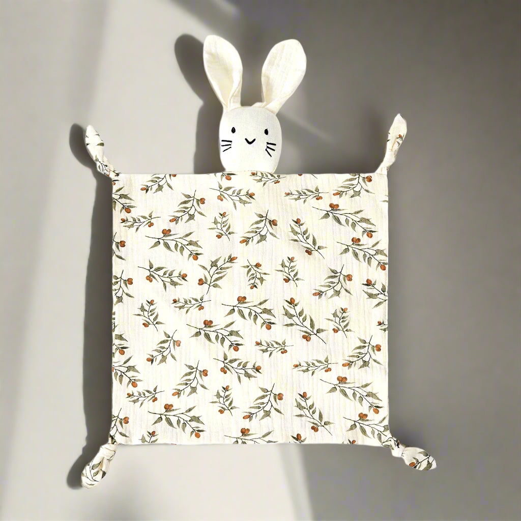 une variante du doudou lapin avec motif cerise