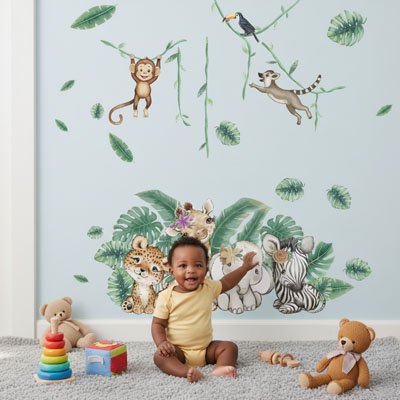 Stickers muraux enfant  bébé contemplative devant les image d'animaux doux