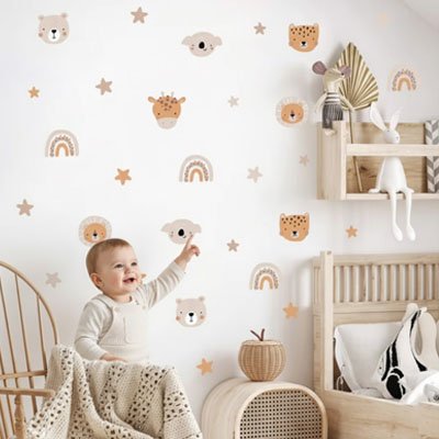Stickers muraux enfant  pour la chambre bébé qui est tres content
