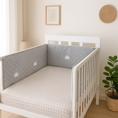 variante du tour de lit bébé gris est présentée