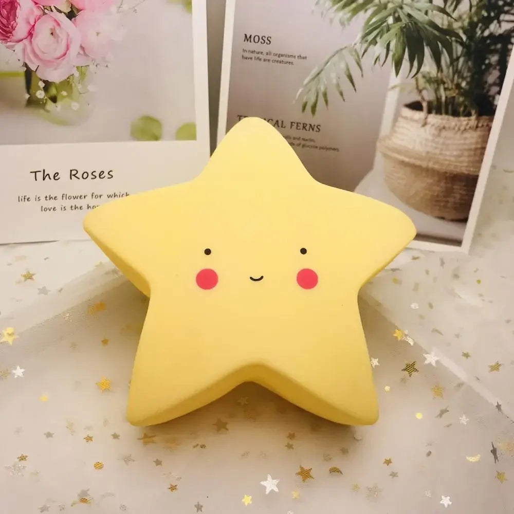 une variante de la veilleuse étoile couleur jaune est présenté