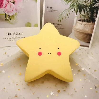 une variante de la veilleuse étoile couleur jaune est présenté